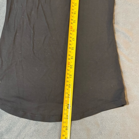 Lululemon Athletica Black Fitted Cut Out Tank Top

#1079 - Picture 3 of 5